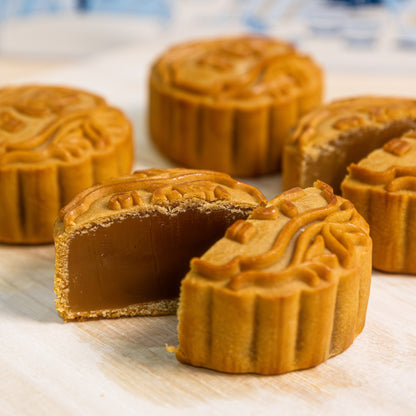 En × Gryphon: Collagen-Infused Baked Mooncakes